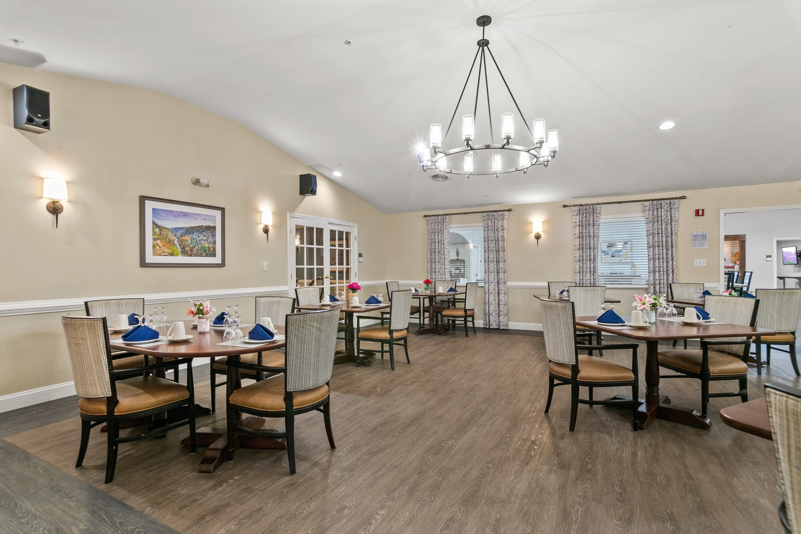 dining area of bellevue village at neeseroad