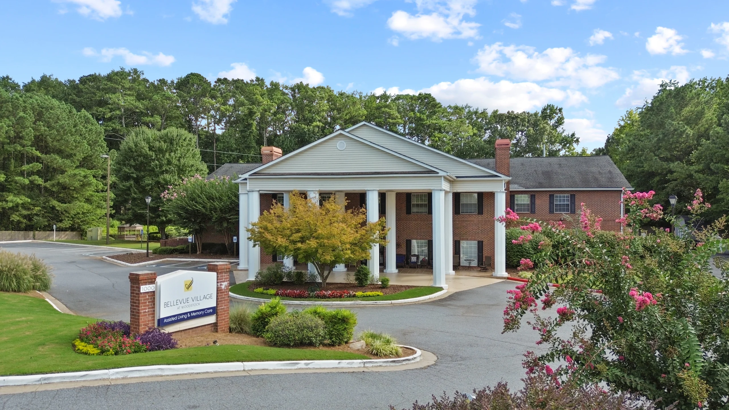 bellevue village at woodstock building